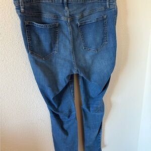 Old Navy Women's Skinny Jeans in Blue